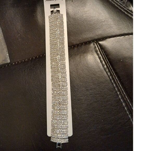 Stunning 8 Row Rhinestones Bracelet Wedding Prom Evening Dressup - Picture 10 of 11